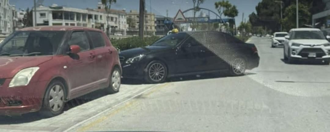 Aracını keyfi park eden sürücüye ceza...