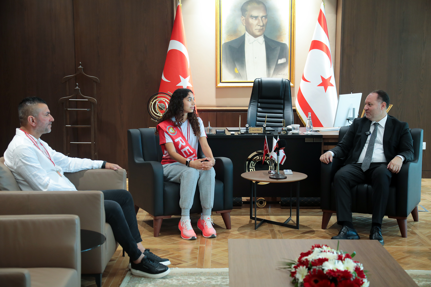 Öztürkler: Gençlerimiz haksız izolasyonlara rağmen başarılarıyla örnek oluyor
