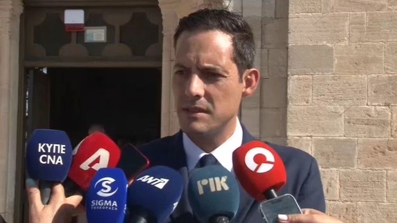 Rum Hükümet Sözcüsü İngiliz Üslerine füze fırlatıldığı yönündeki haberleri yalanladı