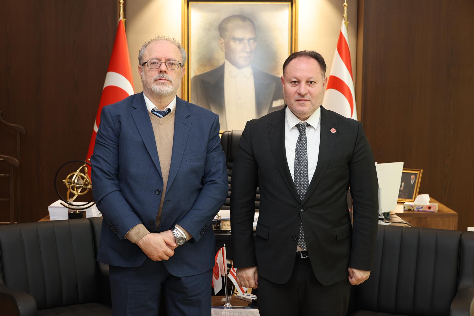 Öztürkler: Mühendislik ve hukuk çalışmaları KKTC’ye katkı sağlıyor