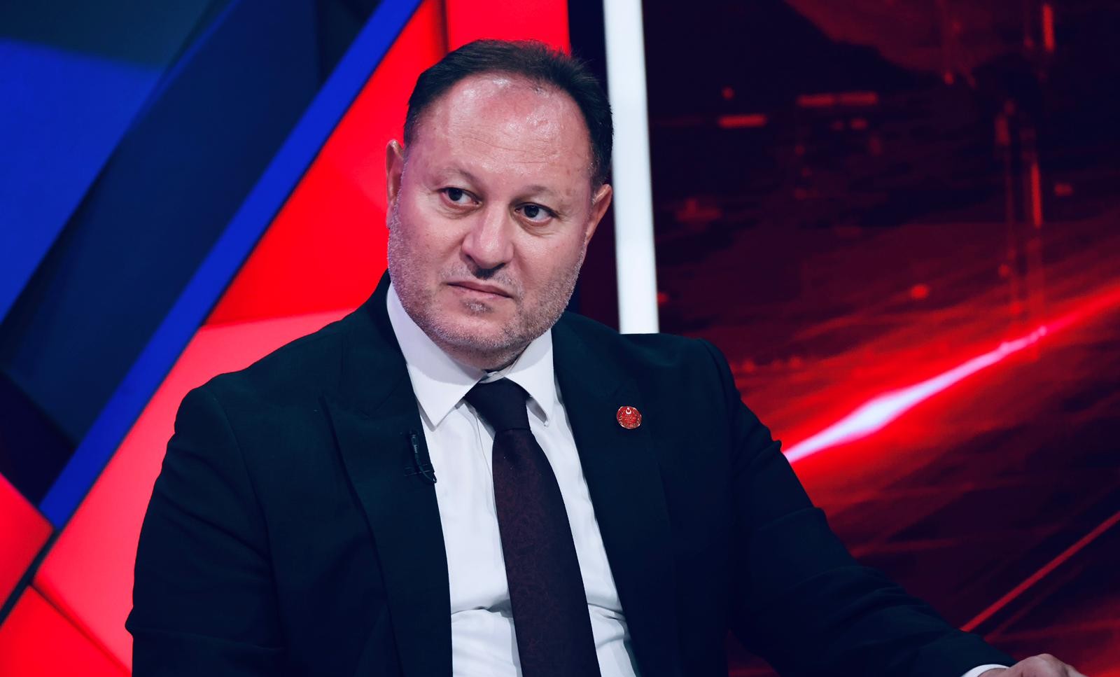 Öztürkler, Erhürman'ı kutladı...