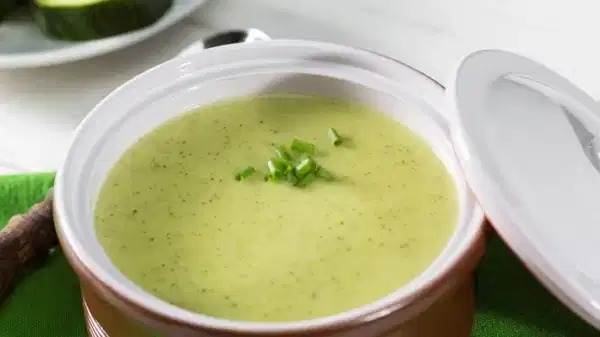 Hafif besleyici ve lezzetli: Kabak çorbası tarifi