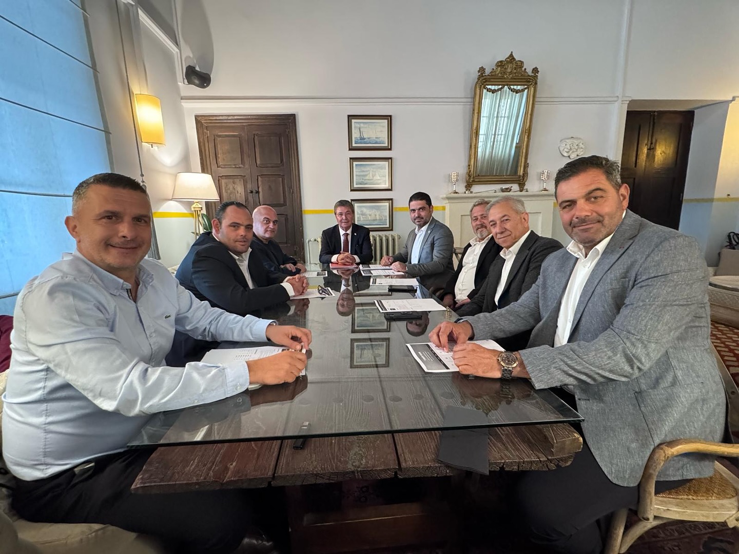 UBP’den fotoğraflı paylaşım: Alnımız ak, görevimizin başındayız