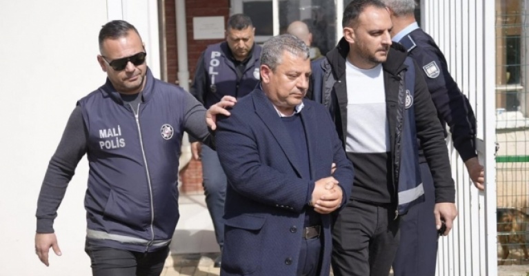 Eski bakan Kemal Dürüst'ün “sahte diploma ve yolsuzluk” davası 20 Nisan'da başlıyor