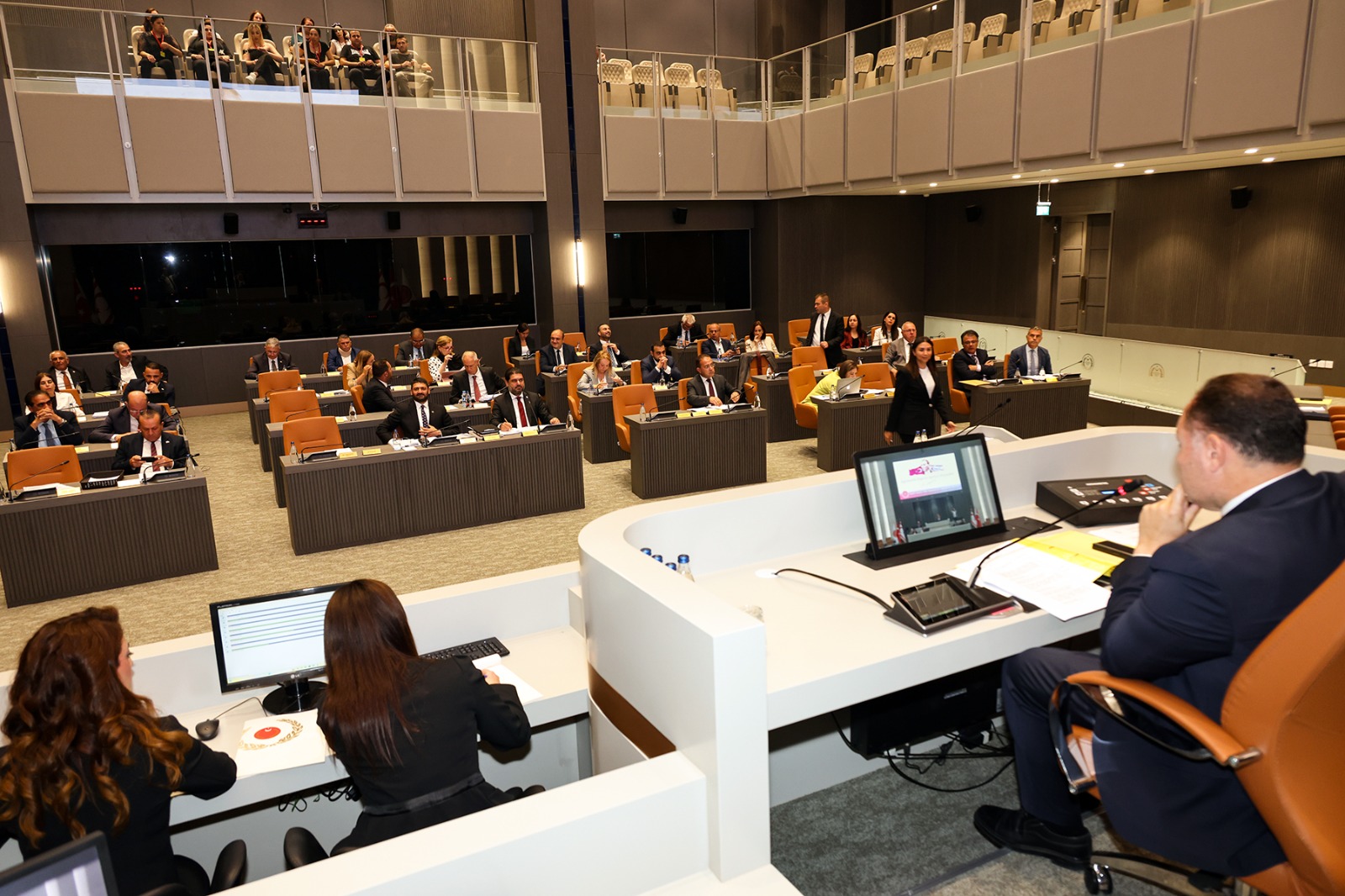 Meclis’te “hükümetin icraatları ve seçim tarihi” gündem oldu