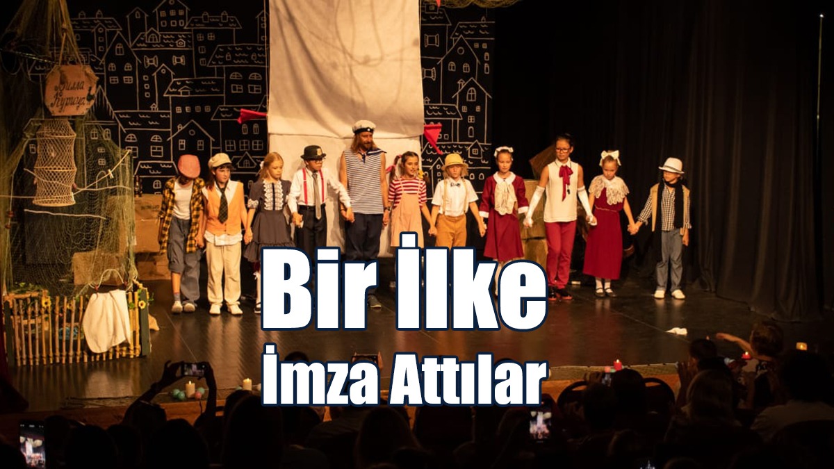 Girne Belediyesi Tiyatro Toplulukları İlk Yabancı Dilli Oyununu Sergiledi