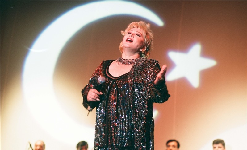 Sanatçı Muazzez Abacı vefat etti