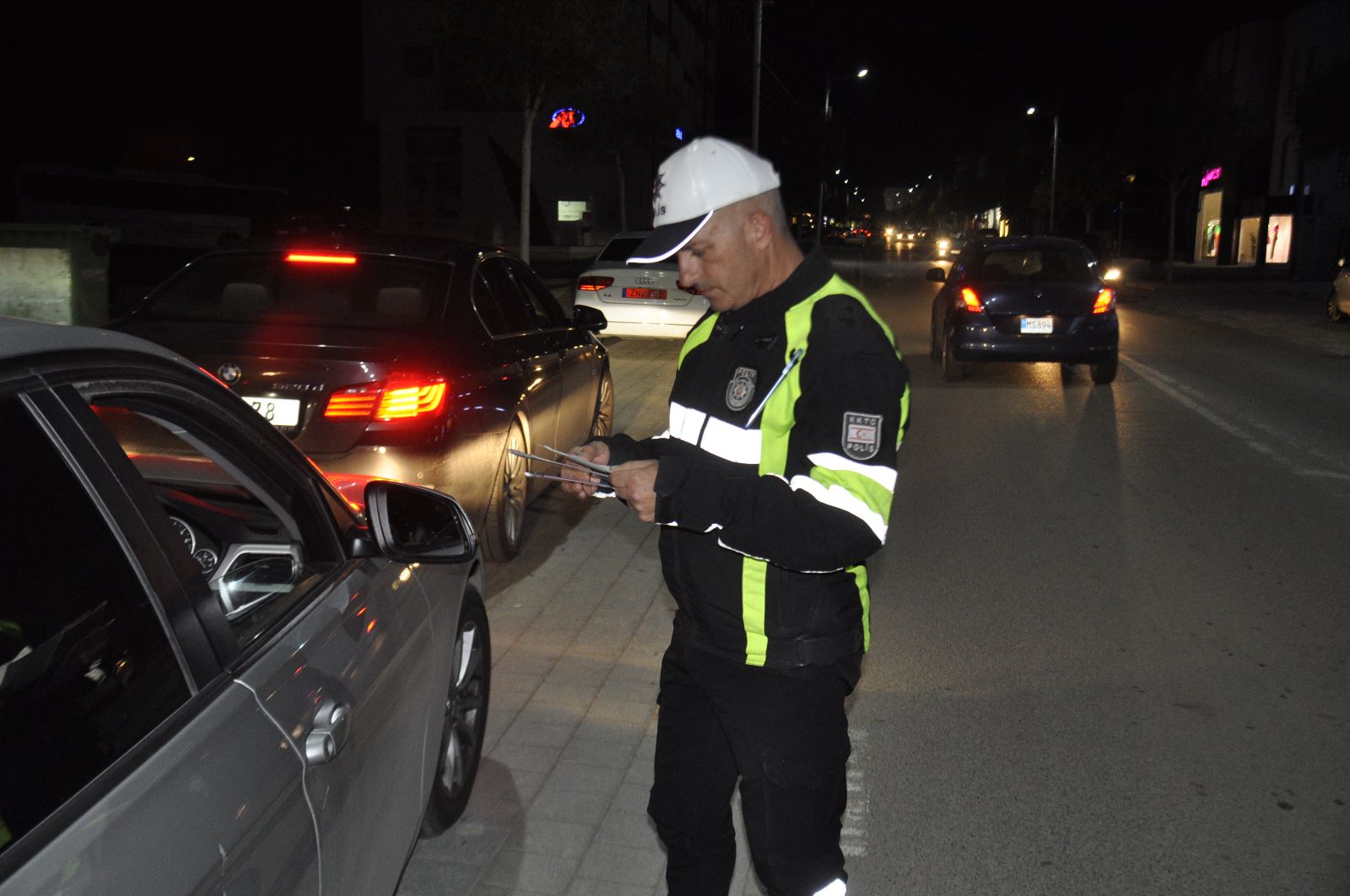 Ülke genelinde 6 bin araç denetlendi: 943 sürücüye ceza, 3 kişiye tutuklama