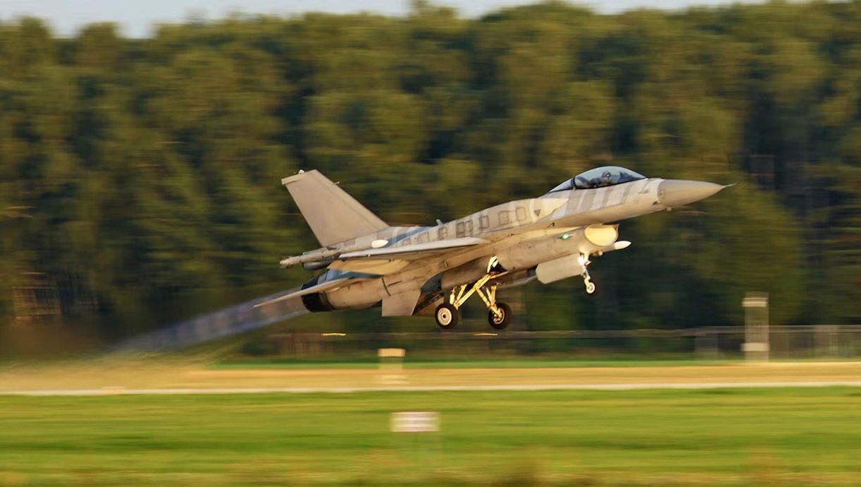 Almanya’da F-16 düştü… ABD üssünden havalanmıştı