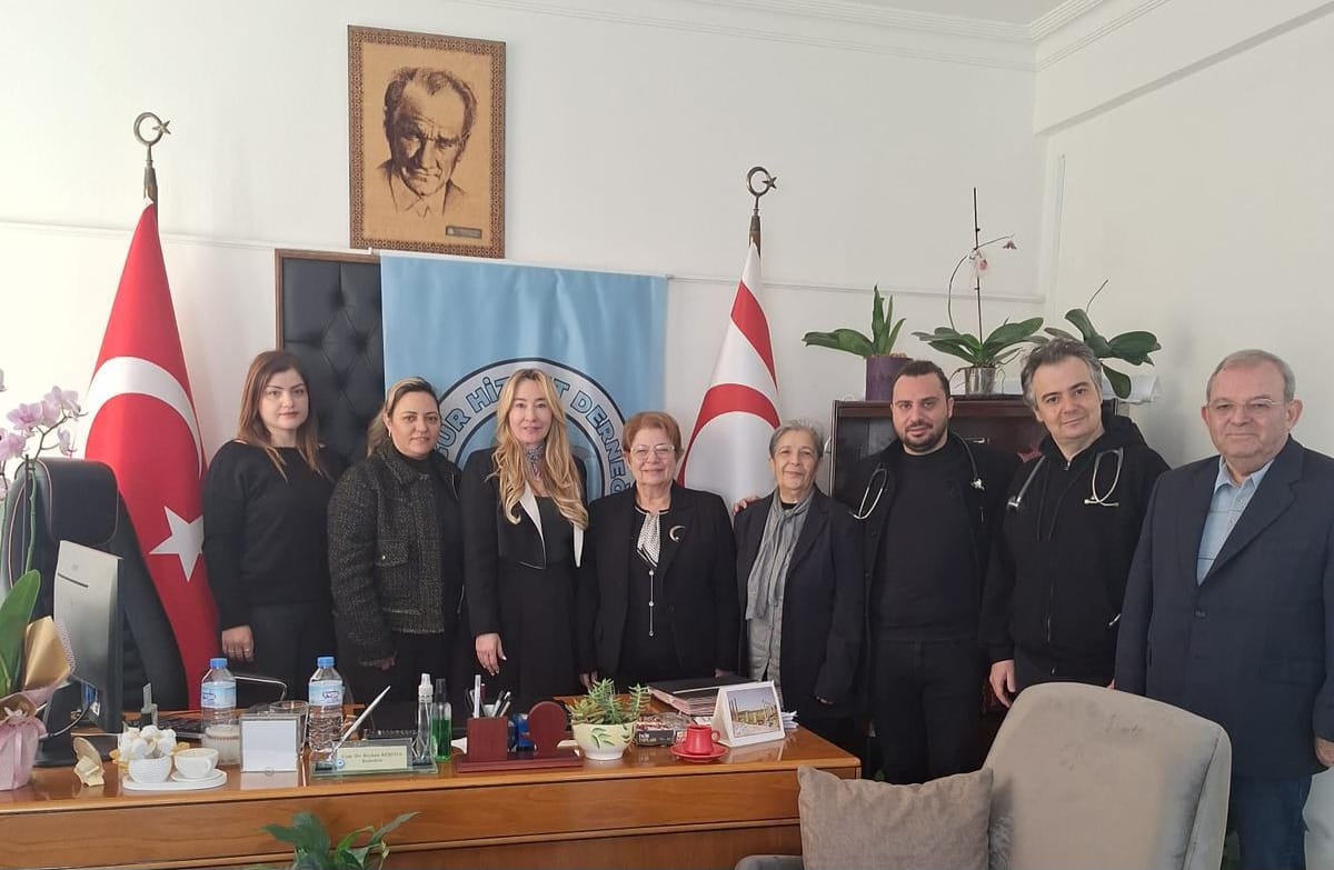 Özgür Hizmet Derneği'nden Kadın Sığınma Evi ile Akçiçek Hastanesi'ne bağış