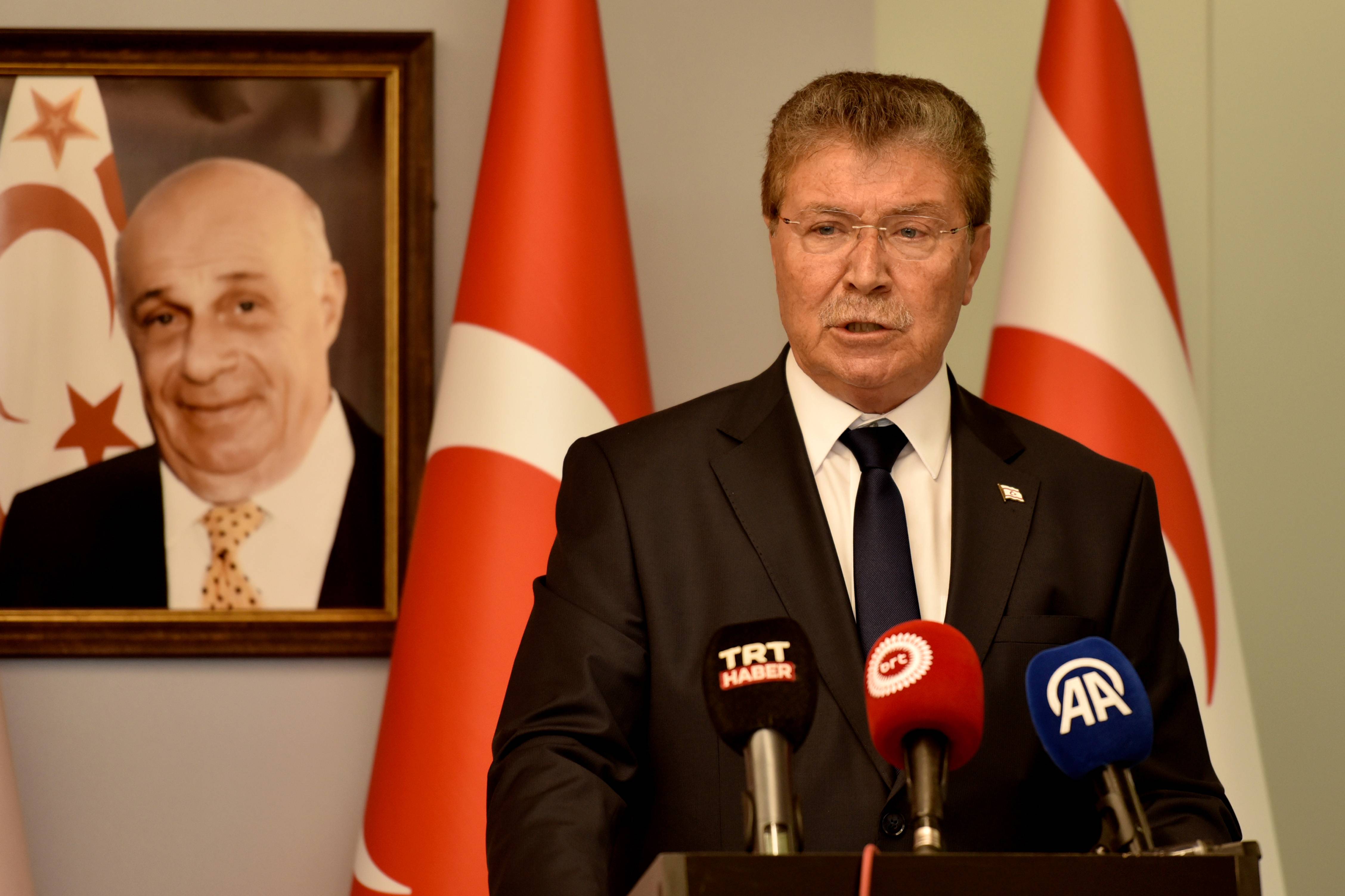 Başbakan Üstel’den teşekkür ve kınama açıklaması