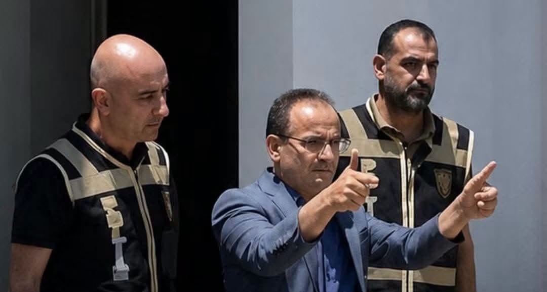 Yeniboğaziçi Belediye Başkanı'na resmi evrak sahteciliğinden 6 ay hapis