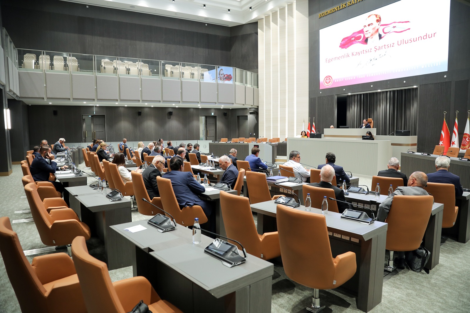 Meclis Genel Kurulu'nda iki yasa tasarısı oy birliğiyle kabul edildi